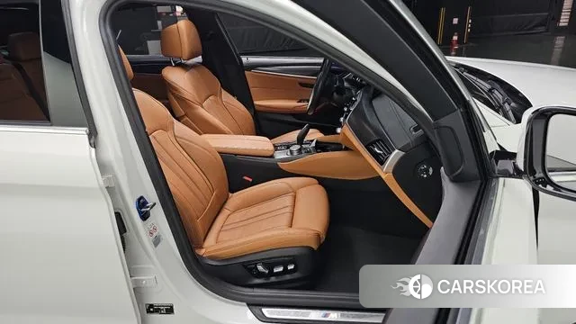 BMW 5 Series (G30) 2022 Белый из Кореи, фото 3