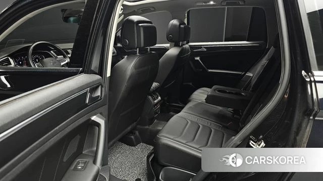 Volkswagen Tiguan second Generation 2022 Черный из Кореи, фото 3