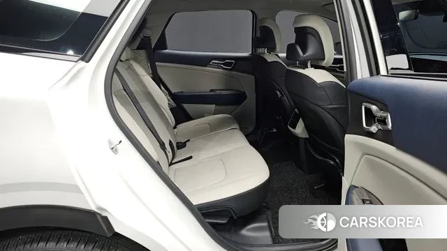 Kia Sportage 5th Generation 2023 Белый из Кореи, фото 3