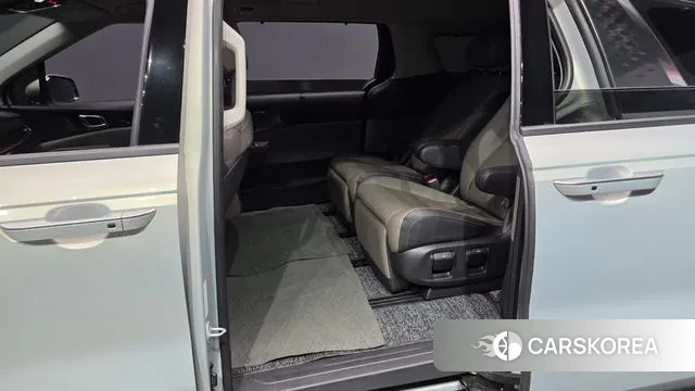 Kia The New Carnival 4th Generation 2023 Серебристо-серый из Кореи, фото 3