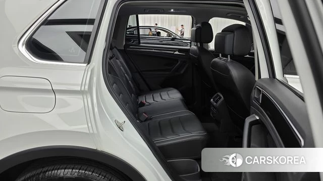 Volkswagen Tiguan second Generation 2021 Белый из Кореи, фото 3