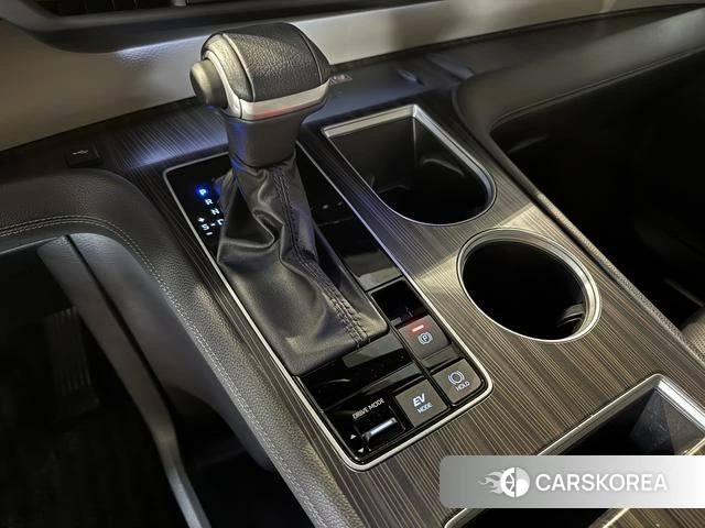 Toyota Grevia 2024 Белый из Китая, фото 3