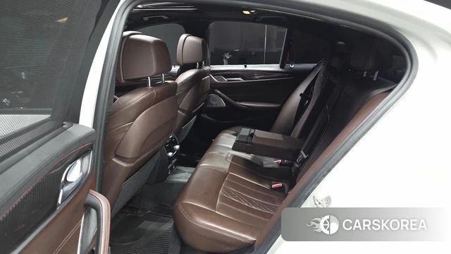 BMW 5 Series (G30) 2018 Белый из Кореи, фото 3