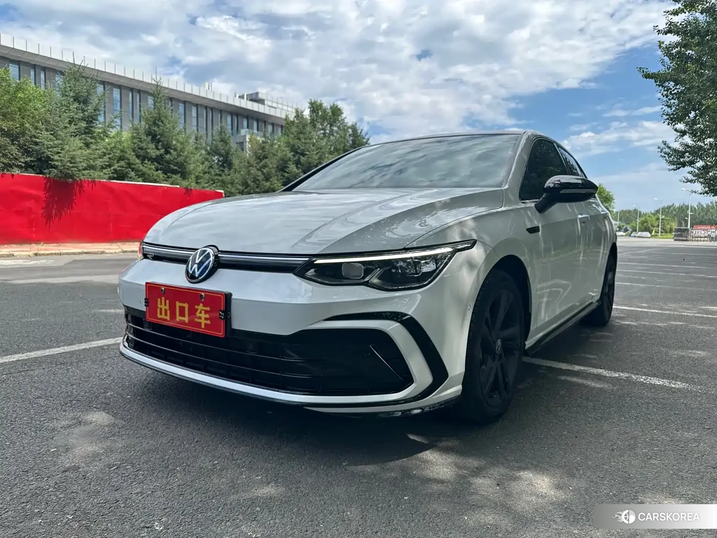 Volkswagen Golf 2023 Белый из Китая, фото 4