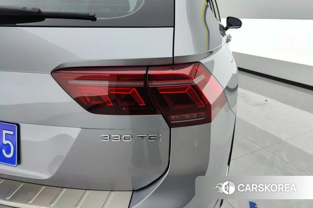 Volkswagen Tiguan L 2022 Темно-серый из Китая, фото 3