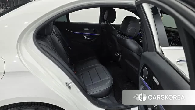 Mercedes-Benz E-Class W213 2023 Белый из Кореи, фото 3