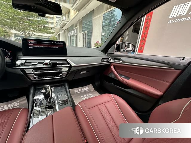BMW 5 series 2023 Черный из Китая, фото 3