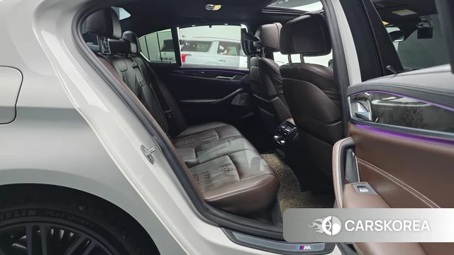 BMW 5 Series (G30) 2018 Белый из Кореи, фото 3