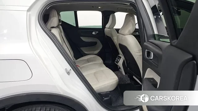 Volvo XC40 2022 Белый из Кореи, фото 3