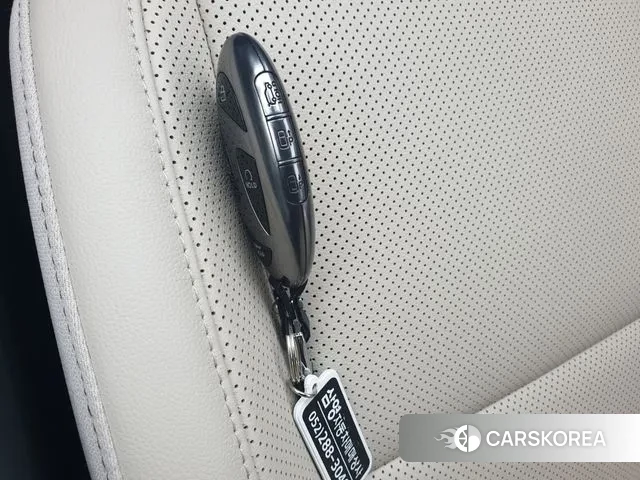 Hyundai Kona Hybrid (SX2) 2023 Белый из Кореи, фото 3