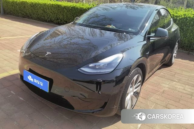 Tesla Model Y 2023 Черный из Китая, фото 3