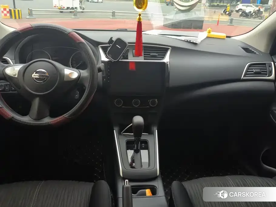 Nissan Sylphy 2025 Белый из Китая, фото 3