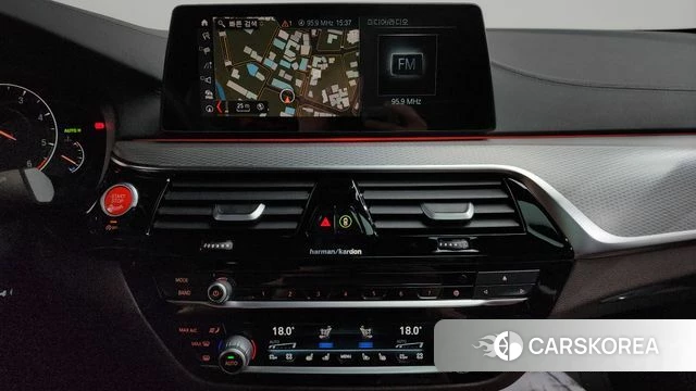 BMW 5 Series (G30) 2019 Белый из Кореи, фото 3