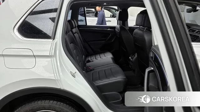 Volkswagen Tiguan second Generation 2023 Белый из Кореи, фото 3