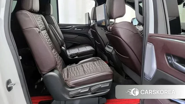 Cadillac Escalade 5th Generation 2023 Белый из Кореи, фото 3