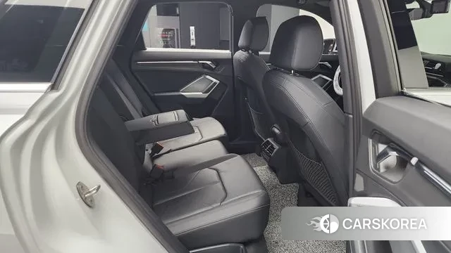 Audi Q3 (F3) 2020 Белый из Кореи, фото 3