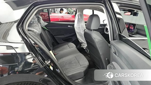 Volkswagen Golf 8th Generation 2026 Черный из Кореи, фото 3