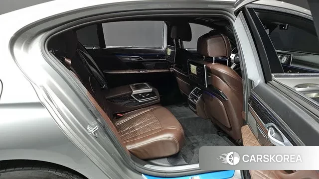 BMW 7 Series (G11) 2022 Серебряный из Кореи, фото 3