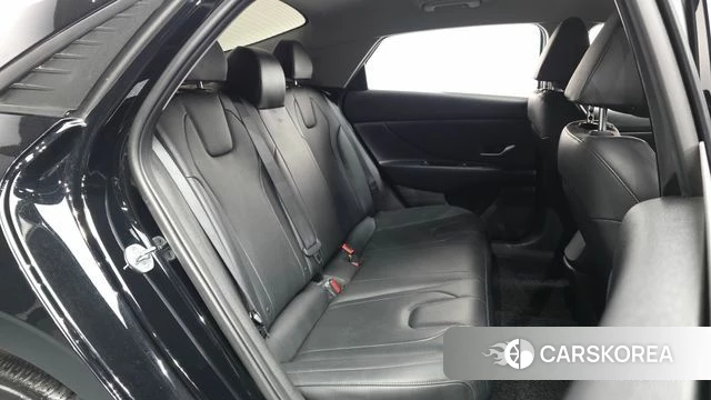 Hyundai Avante Hybrid (CN7) 2022 Черный из Кореи, фото 3