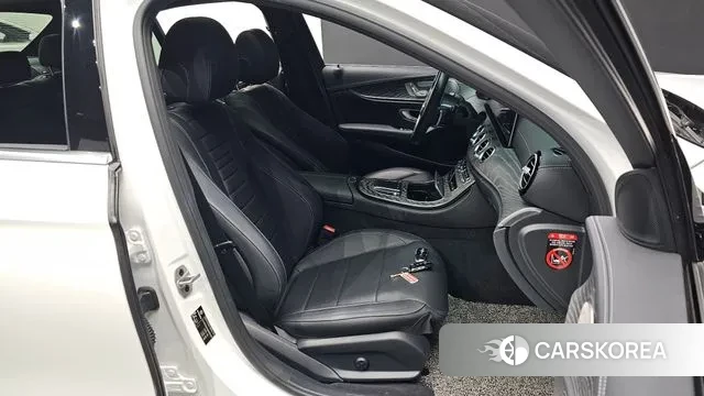 Mercedes-Benz E-Class W213 2021 Белый из Кореи, фото 3