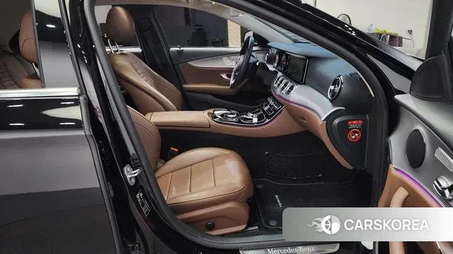 Mercedes-Benz E-Class W213 2018 Черный из Кореи, фото 3