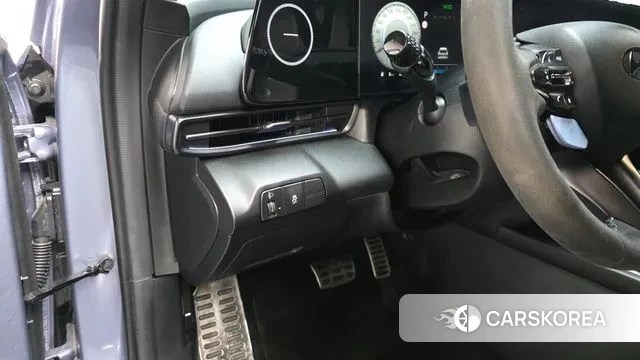 Hyundai The New Avante (CN7) 2024 Светло-серебряный цвет из Кореи, фото 3