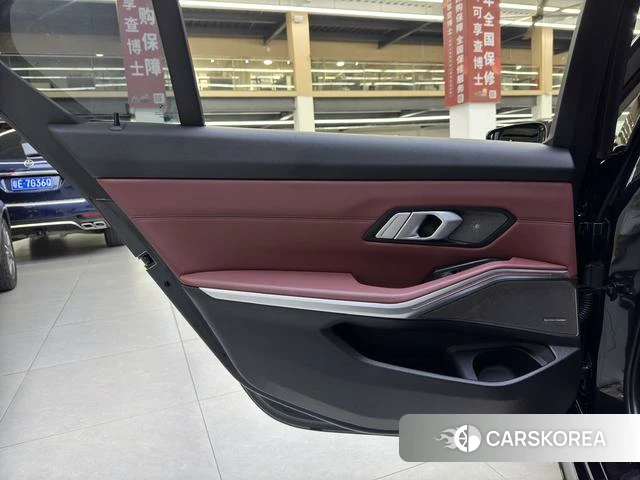 BMW 3 series 2021 Черный из Китая, фото 3