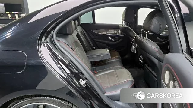 Mercedes-Benz E-Class W213 2021 Черный из Кореи, фото 3