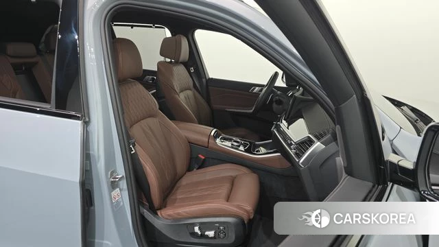 BMW X5 (G05) 2024 Серебристо-серый из Кореи, фото 3