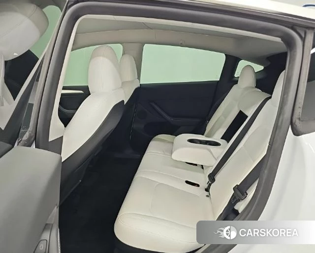Tesla Model Y 2023 Белый из Кореи, фото 3