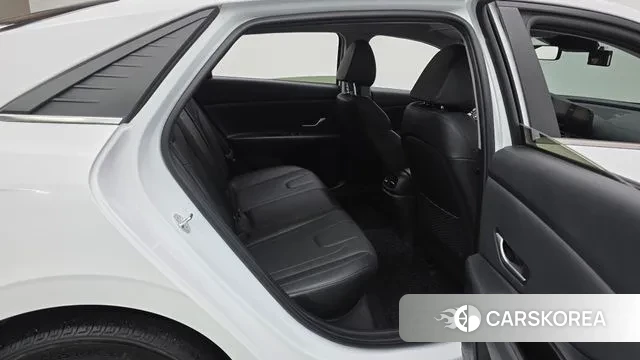 Hyundai The New Avante (CN7) 2023 Белый из Кореи, фото 3