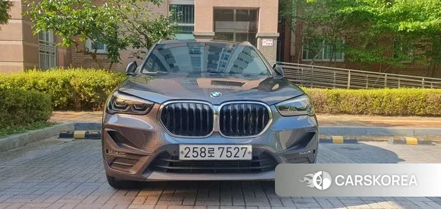 BMW X1 (F48) 2020 Серебристо-серый из Кореи, фото 3