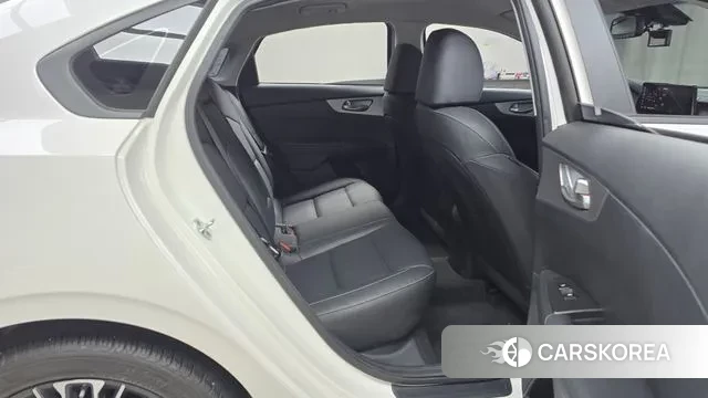 Kia The New K3 2nd generation 2021 Белый из Кореи, фото 3