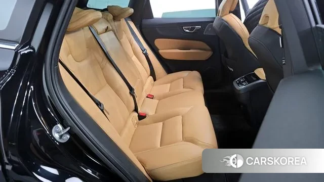 Volvo XC60 second Generation 2022 Черный из Кореи, фото 3
