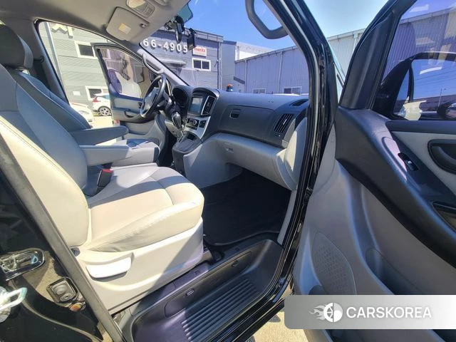 Hyundai The New Grand Starex 2018 Черный из Кореи, фото 3