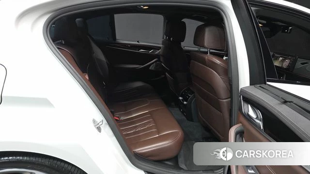 BMW 5 Series (G30) 2022 Белый из Кореи, фото 3