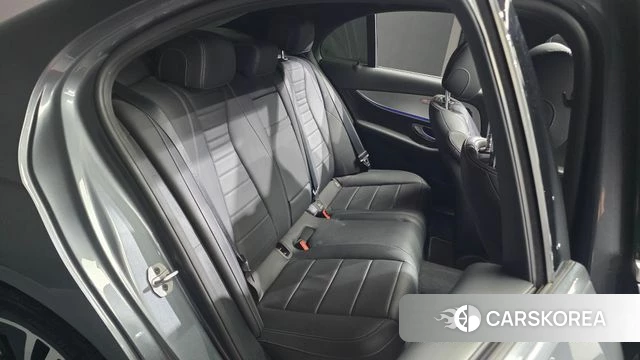 Mercedes-Benz E-Class W213 2021 Серый из Кореи, фото 3