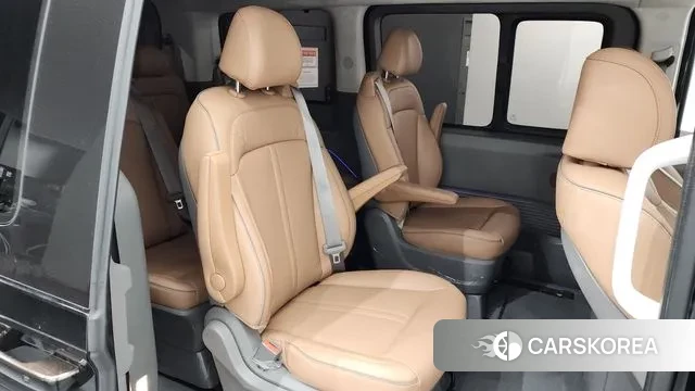 Hyundai Staria 2023 Черный из Кореи, фото 3