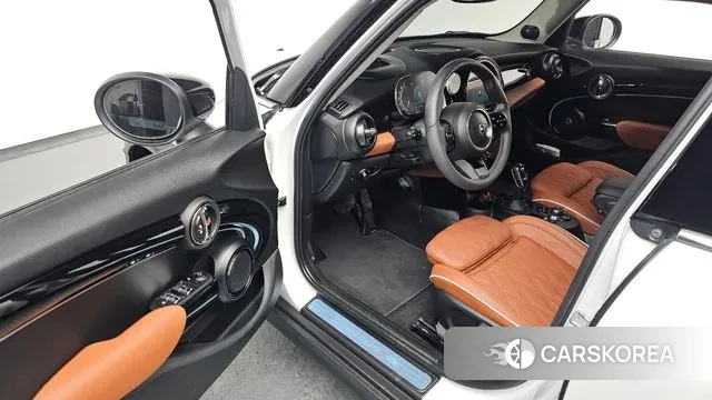 Mini Cooper S 2024 Белый из Кореи, фото 3