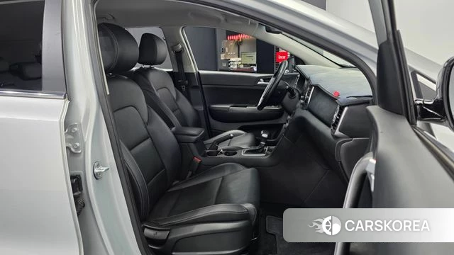 Kia Sportage 4th Generation 2018 Серебристо-серый из Кореи, фото 3