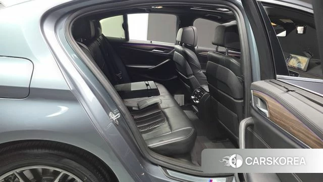 BMW 5 Series (G30) 2018 Серый из Кореи, фото 3