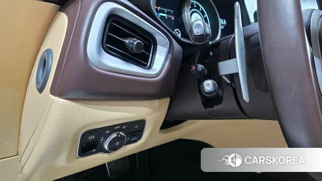 Aston Martin DB11 2020 Коричневый из Кореи, фото 3