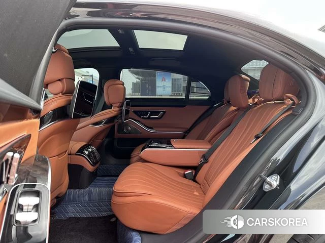 Mercedes-Benz S-class 2021 Темно-серый из Китая, фото 3