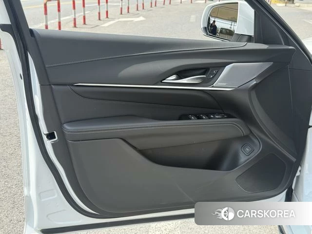 Cadillac CT4 2023 Белый из Китая, фото 3