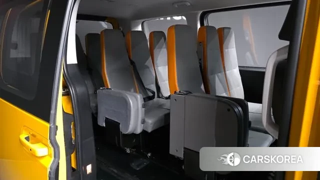 Hyundai Staria 2021 Желтый из Кореи, фото 3