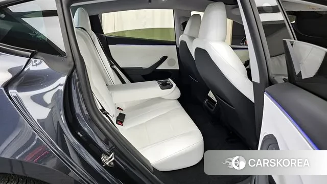 Tesla Model 3 2024 Серый из Кореи, фото 3