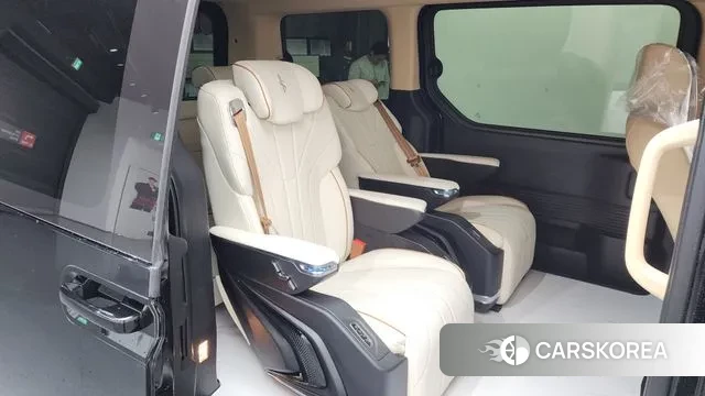 Hyundai Staria 2023 Черный из Кореи, фото 3