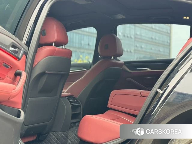 BMW 5 series 2023 Черный из Китая, фото 3
