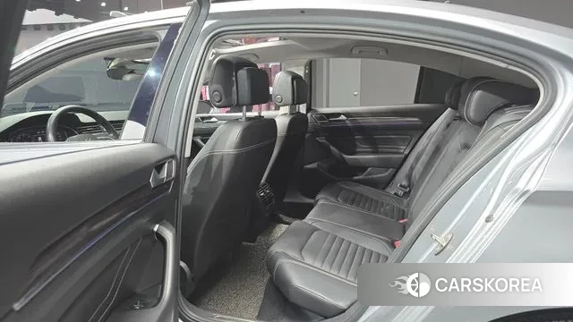 Volkswagen Passat GT (B8) 2021 Серебряный из Кореи, фото 3