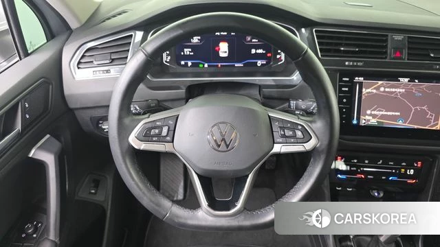 Volkswagen Tiguan second Generation 2022 Серебряный из Кореи, фото 3